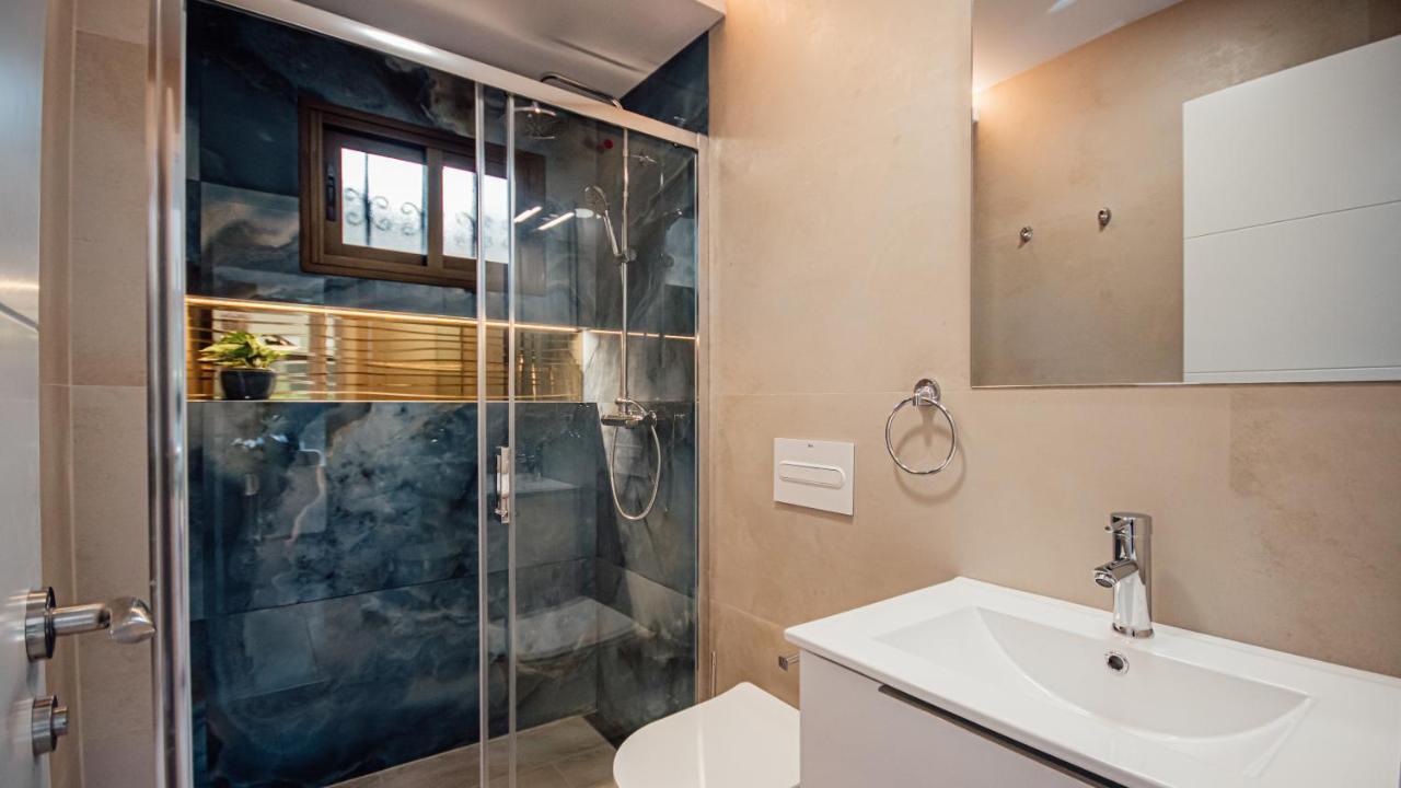 Don Quijote Apartment San Bartolome Bagian luar foto
